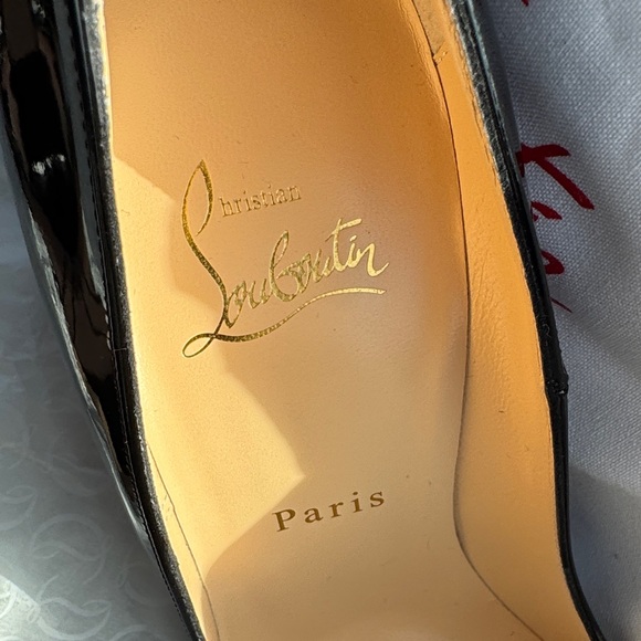 Christian Louboutin Black Patent Pumps So Kate size 38 - Picture 3 of 10